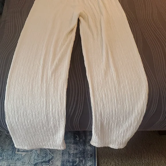 White Textured Wide-Leg Pants - Picture 12 of 12